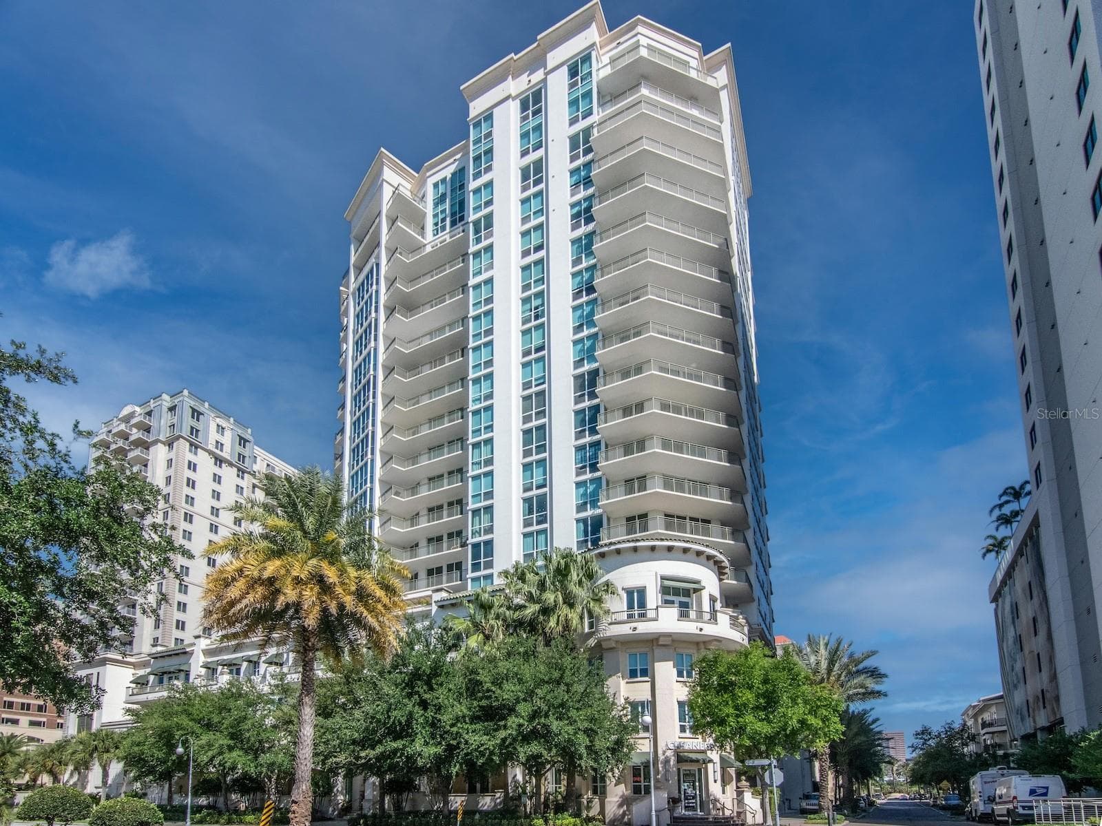 450 KNIGHTS RUN AVE #803, Unit 803